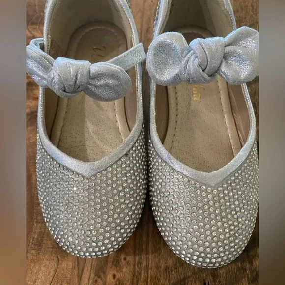 Sparkly Diamond Toddler Girls Dress Shoes: Size 8 - Picture 6 of 7